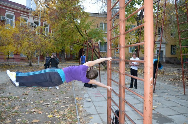 Флажок на шведской стенке